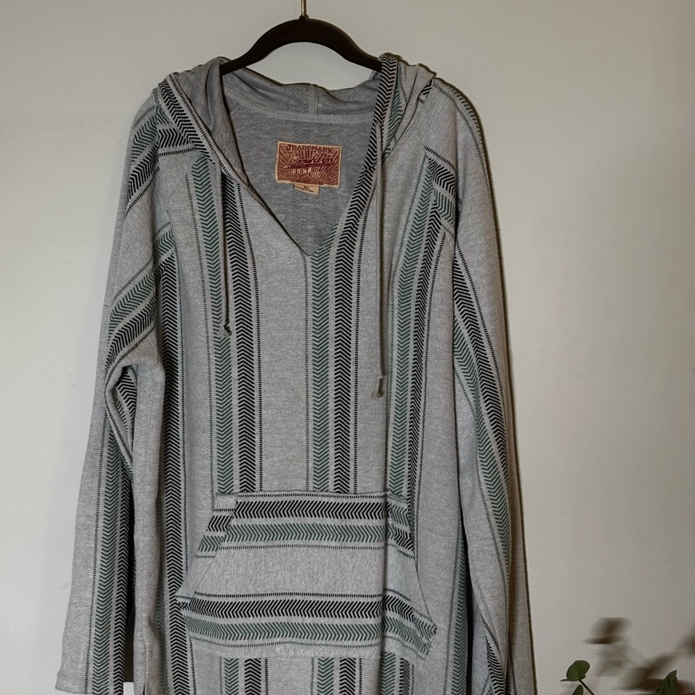 Pendleton Gray Top with Black Chevron Accents - image 1